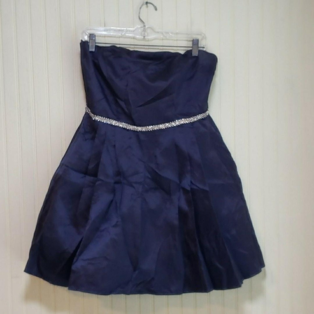 B. Darlin Dress Juniors 13/14 Blue Solid Strapless‎ Sweetheart Fit & Flare Short